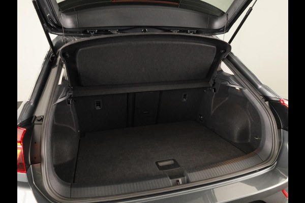 Volkswagen T-Roc 1.0 TSI Life GOAL 116 pk | Navigatie | Parkeersensoren (Park assist) | Autom. airco | Adaptieve cruise control | Stoelverwarming |