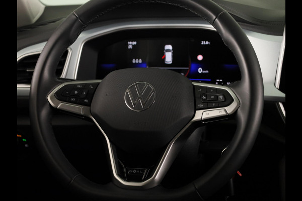 Volkswagen T-Roc 1.0 TSI Life GOAL 116 pk | Navigatie | Parkeersensoren (Park assist) | Autom. airco | Adaptieve cruise control | Stoelverwarming |