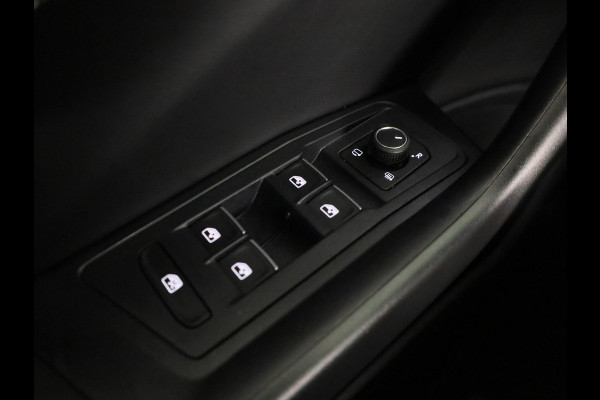 Volkswagen T-Roc 1.0 TSI Life GOAL 116 pk | Navigatie | Parkeersensoren (Park assist) | Autom. airco | Adaptieve cruise control | Stoelverwarming |