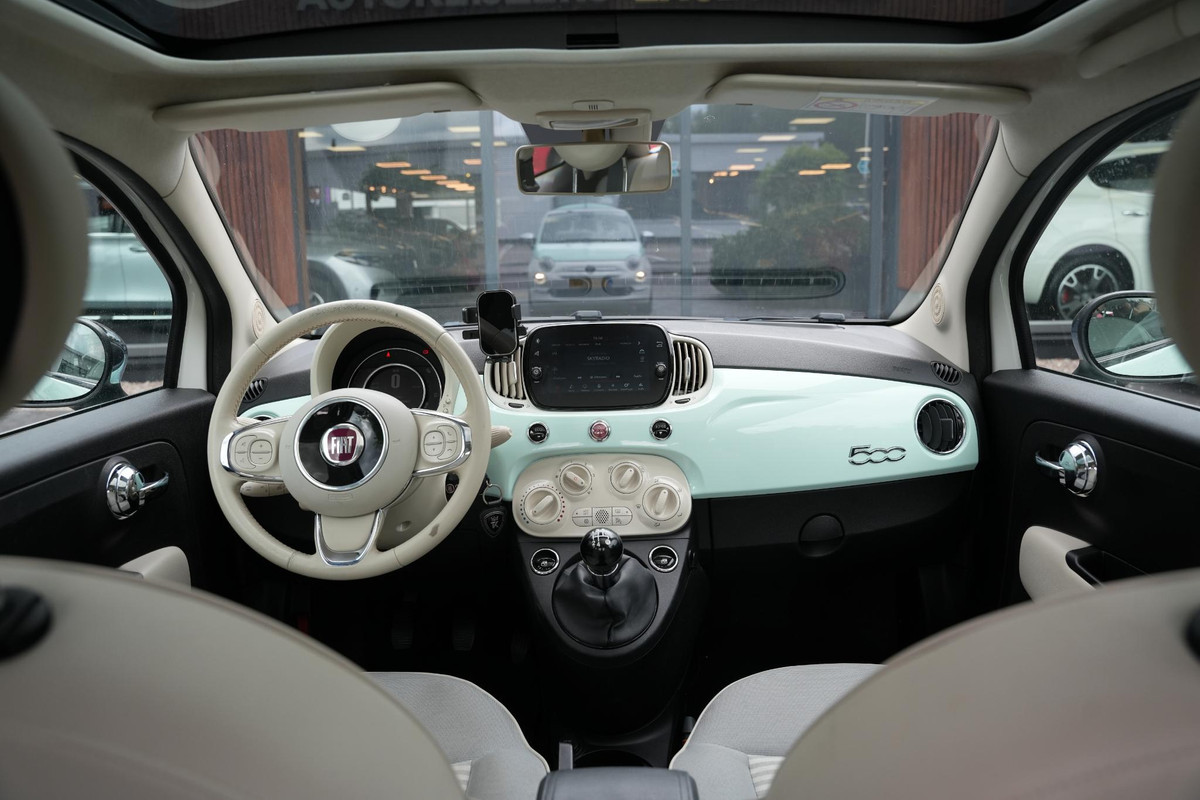 Fiat 500 0.9 TwinAir Turbo Collezione Panoramadak Airco Cruise Uconnect 16”LM Two Tone
