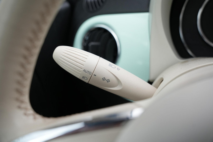 Fiat 500 0.9 TwinAir Turbo Collezione Panoramadak Airco Cruise Uconnect 16”LM Two Tone