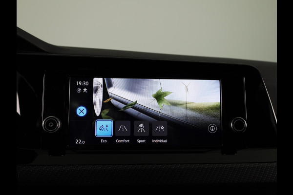 Volkswagen Golf 1.5 TSI R-Line 130 pk | Navigatie via App | Parkeersensoren | Autom. airco | Apple Carplay/Android Auto | R-Line |