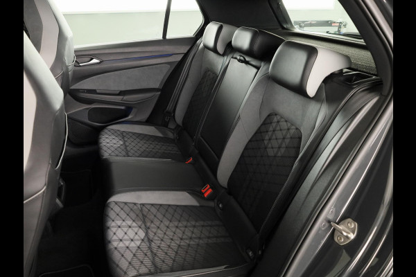 Volkswagen Golf 1.5 TSI R-Line 130 pk | Navigatie via App | Parkeersensoren | Autom. airco | Apple Carplay/Android Auto | R-Line |