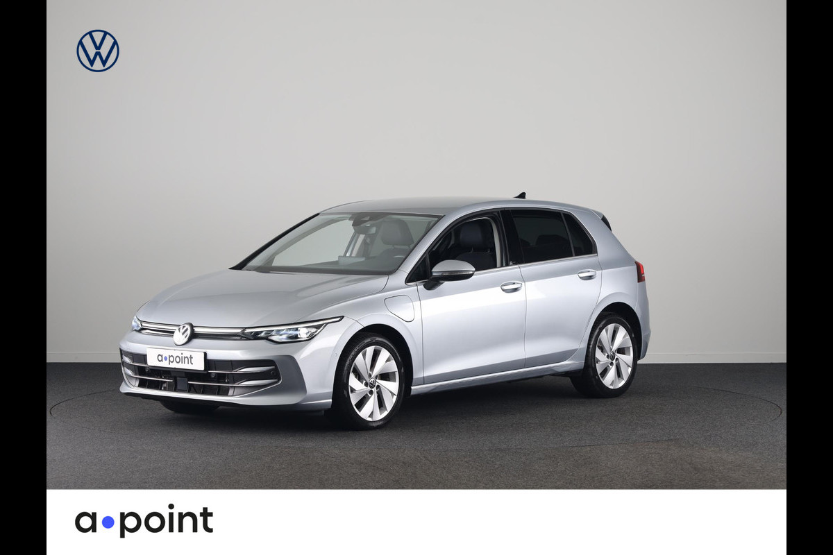 Volkswagen Golf 1.5 eHybrid Style Edition 204 pk Automaat (DSG) | Navigatie via App | Parkeersensoren (Park assist) | Achteruitrijcamera | Adaptieve cruise control | Autom. airco (3 zones) |