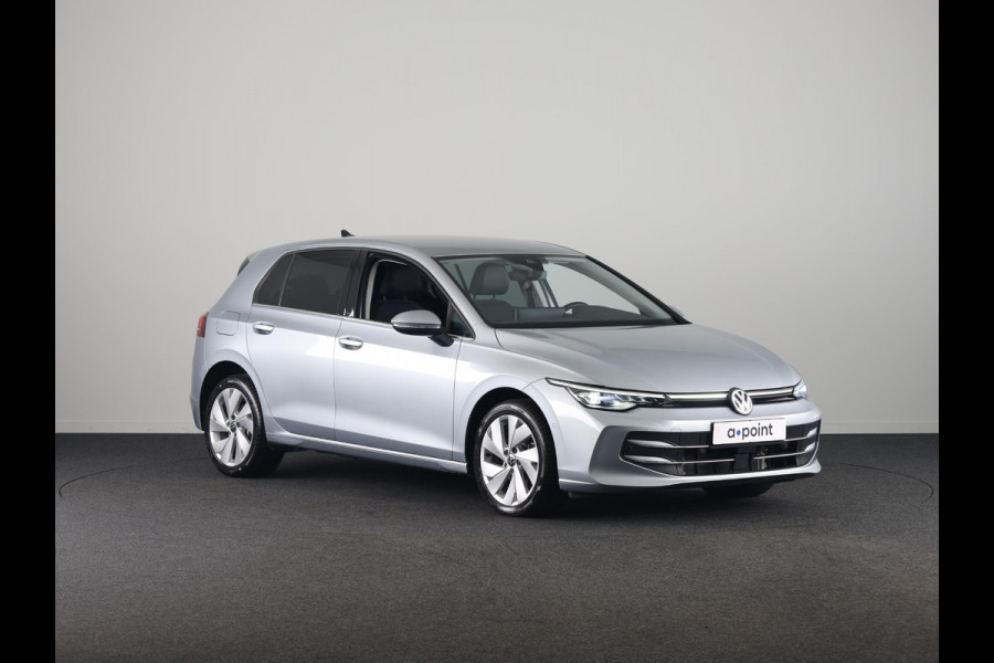 Volkswagen Golf 1.5 eHybrid Style Edition 204 pk Automaat (DSG) | Navigatie via App | Parkeersensoren (Park assist) | Achteruitrijcamera | Adaptieve cruise control | Autom. airco (3 zones) |