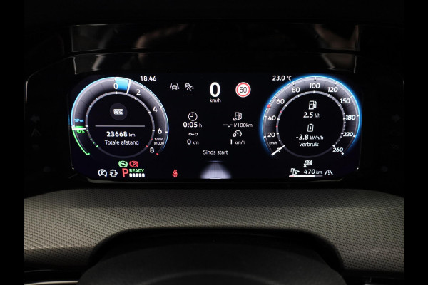 Volkswagen Golf 1.5 eHybrid Style Edition 204 pk Automaat (DSG) | Navigatie via App | Parkeersensoren (Park assist) | Achteruitrijcamera | Adaptieve cruise control | Autom. airco (3 zones) |