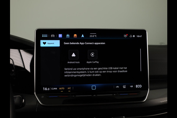 Volkswagen Golf 1.5 eHybrid Style Edition 204 pk Automaat (DSG) | Navigatie via App | Parkeersensoren (Park assist) | Achteruitrijcamera | Adaptieve cruise control | Autom. airco (3 zones) |