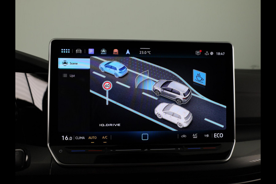 Volkswagen Golf 1.5 eHybrid Style Edition 204 pk Automaat (DSG) | Navigatie via App | Parkeersensoren (Park assist) | Achteruitrijcamera | Adaptieve cruise control | Autom. airco (3 zones) |