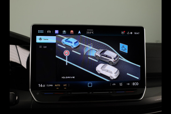 Volkswagen Golf 1.5 eHybrid Style Edition 204 pk Automaat (DSG) | Navigatie via App | Parkeersensoren (Park assist) | Achteruitrijcamera | Adaptieve cruise control | Autom. airco (3 zones) |