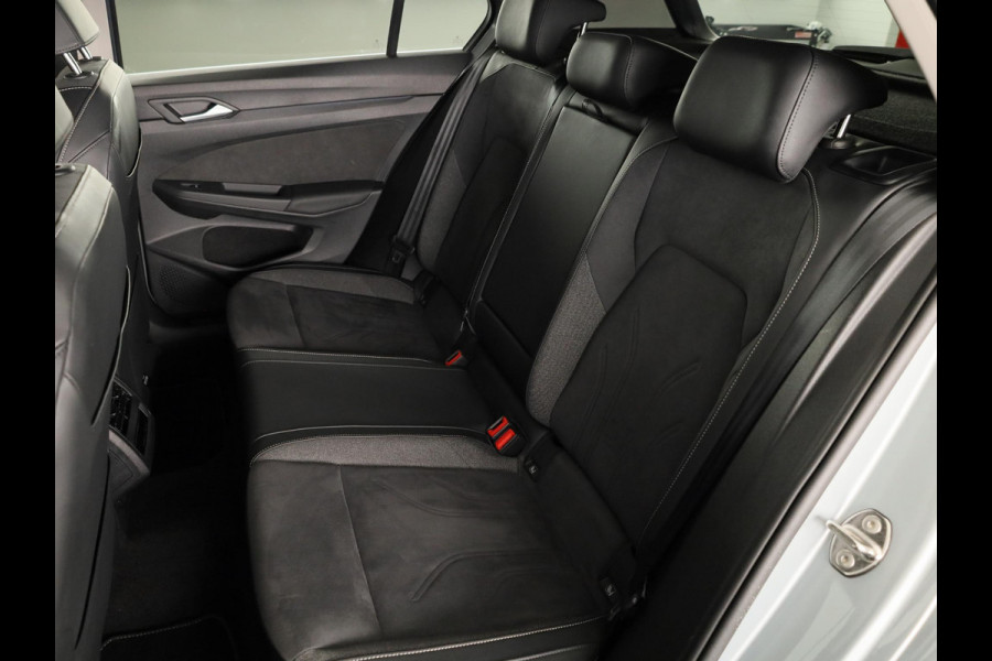 Volkswagen Golf 1.5 eHybrid Style Edition 204 pk Automaat (DSG) | Navigatie via App | Parkeersensoren (Park assist) | Achteruitrijcamera | Adaptieve cruise control | Autom. airco (3 zones) |