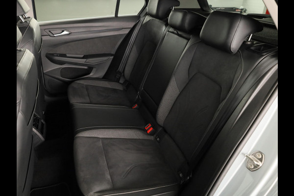 Volkswagen Golf 1.5 eHybrid Style Edition 204 pk Automaat (DSG) | Navigatie via App | Parkeersensoren (Park assist) | Achteruitrijcamera | Adaptieve cruise control | Autom. airco (3 zones) |