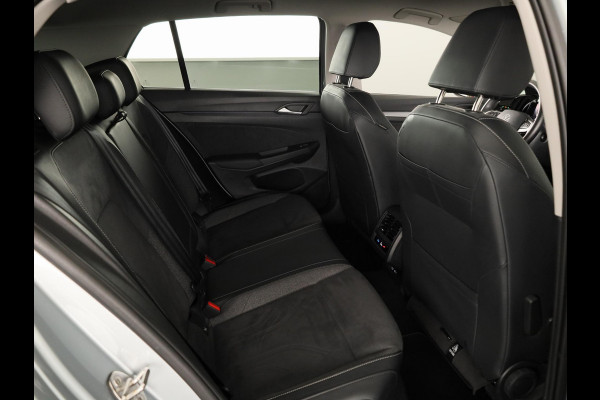 Volkswagen Golf 1.5 eHybrid Style Edition 204 pk Automaat (DSG) | Navigatie via App | Parkeersensoren (Park assist) | Achteruitrijcamera | Adaptieve cruise control | Autom. airco (3 zones) |