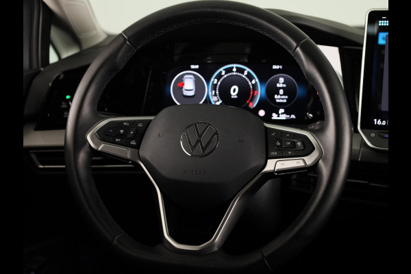 Volkswagen Golf 1.5 eHybrid Style Edition 204 pk Automaat (DSG) | Navigatie via App | Parkeersensoren (Park assist) | Achteruitrijcamera | Adaptieve cruise control | Autom. airco (3 zones) |