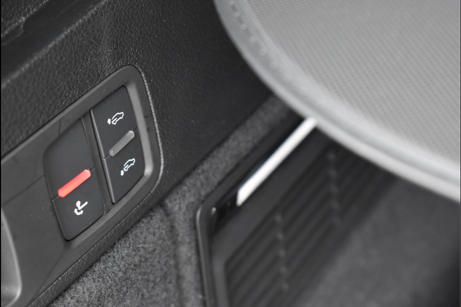 Audi Q5 50 TFSI e S-Line Competition Pano Luchtvering RS-Stoelen Matrix Full Led 21 Inch