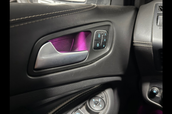 Ford Kuga Vignale 4WD AUT Pano ACC Trekhaak Camera Leder