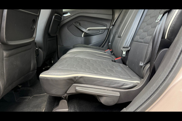 Ford Kuga Vignale 4WD AUT Pano ACC Trekhaak Camera Leder