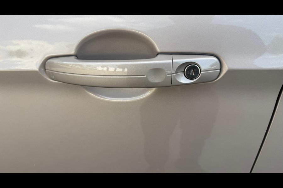 Ford Kuga Vignale 4WD AUT Pano ACC Trekhaak Camera Leder