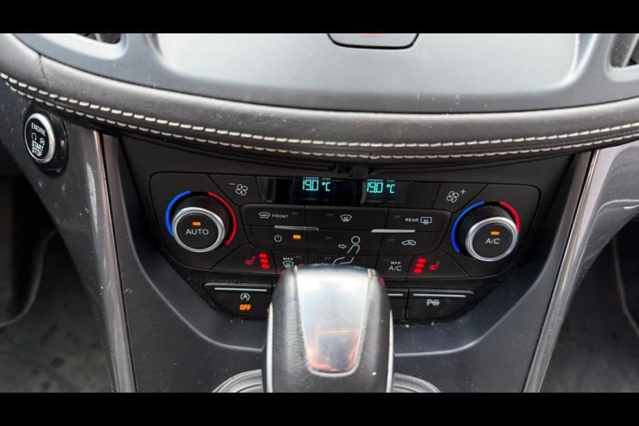 Ford Kuga Vignale 4WD AUT Pano ACC Trekhaak Camera Leder