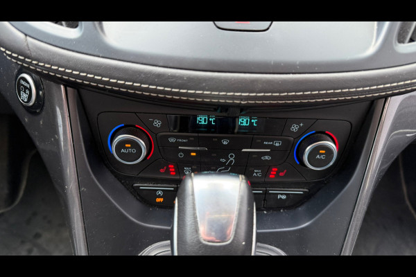 Ford Kuga Vignale 4WD AUT Pano ACC Trekhaak Camera Leder