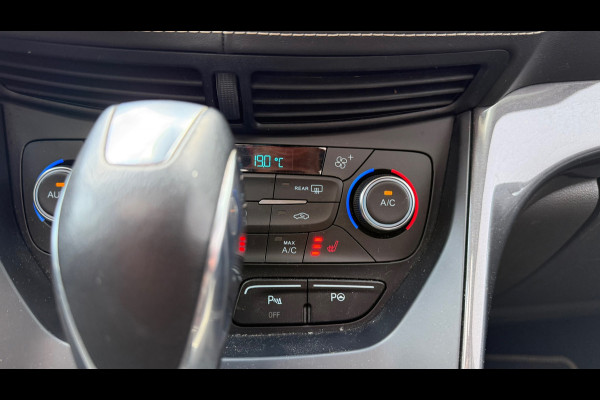 Ford Kuga Vignale 4WD AUT Pano ACC Trekhaak Camera Leder