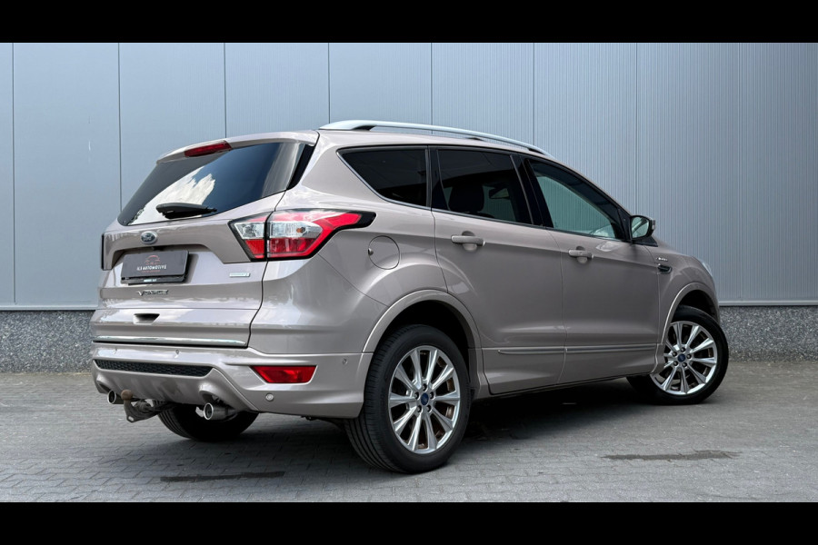 Ford Kuga Vignale 4WD AUT Pano ACC Trekhaak Camera Leder