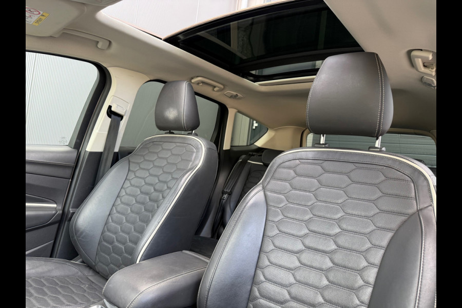 Ford Kuga Vignale 4WD AUT Pano ACC Trekhaak Camera Leder