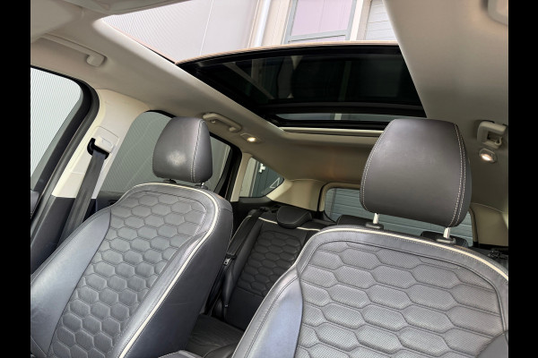 Ford Kuga Vignale 4WD AUT Pano ACC Trekhaak Camera Leder