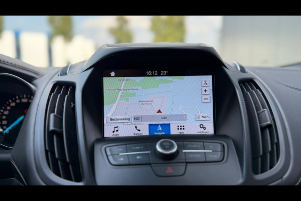 Ford Kuga Vignale 4WD AUT Pano ACC Trekhaak Camera Leder