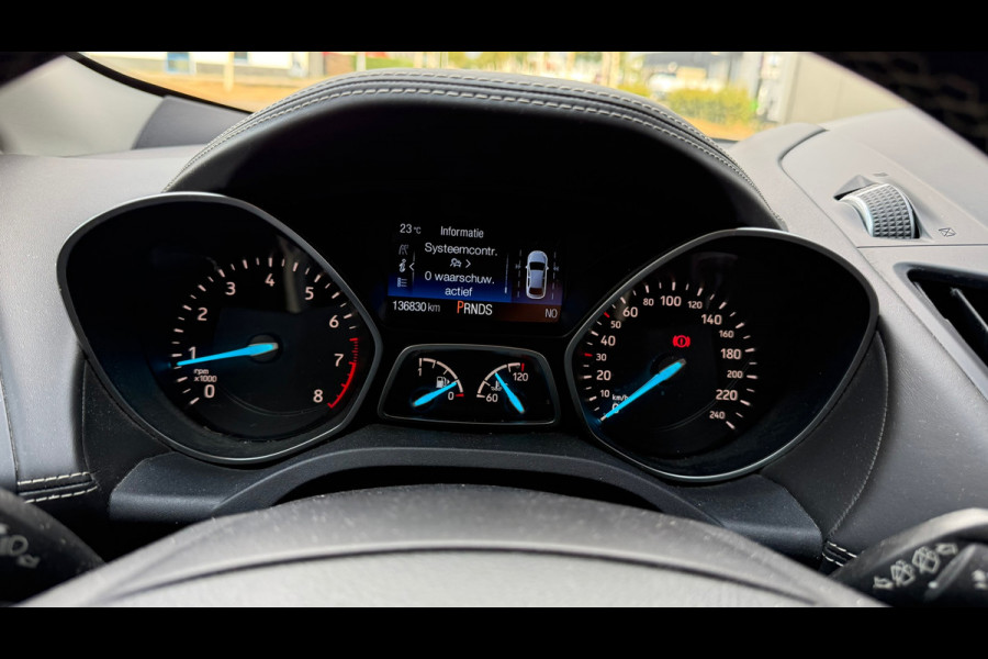 Ford Kuga Vignale 4WD AUT Pano ACC Trekhaak Camera Leder