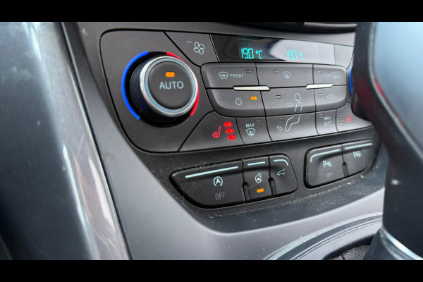 Ford Kuga Vignale 4WD AUT Pano ACC Trekhaak Camera Leder