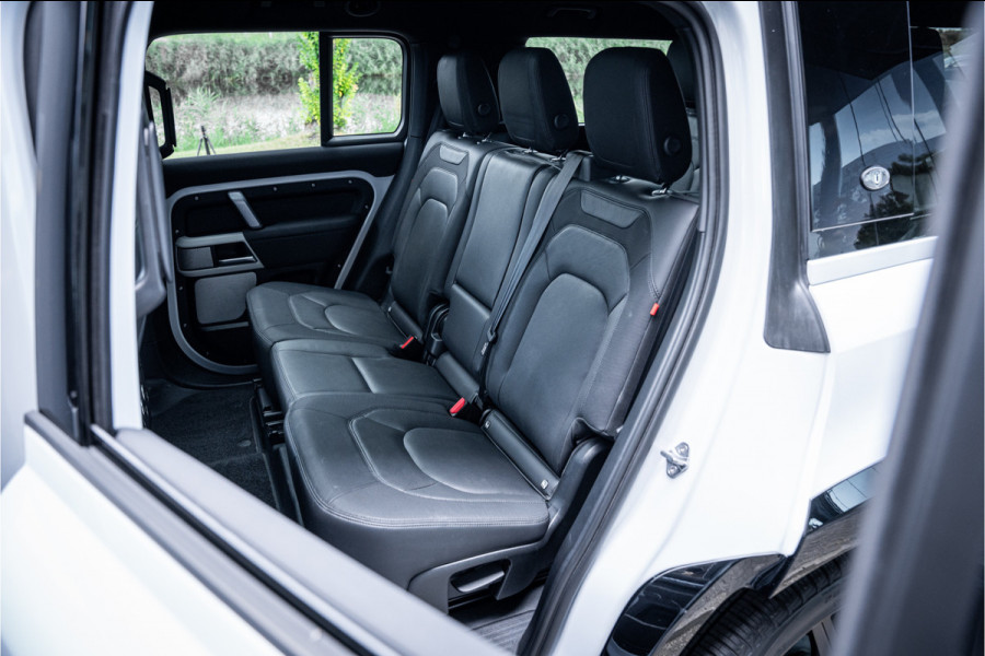 Land Rover Defender 130 3.0 P400 130 X-Dynamic SE 8-p ** Panodak ** Trekhaak ** Meridian ** Treeplanken ** URBAN ** Memory ** 23 inch ** Ventilatie