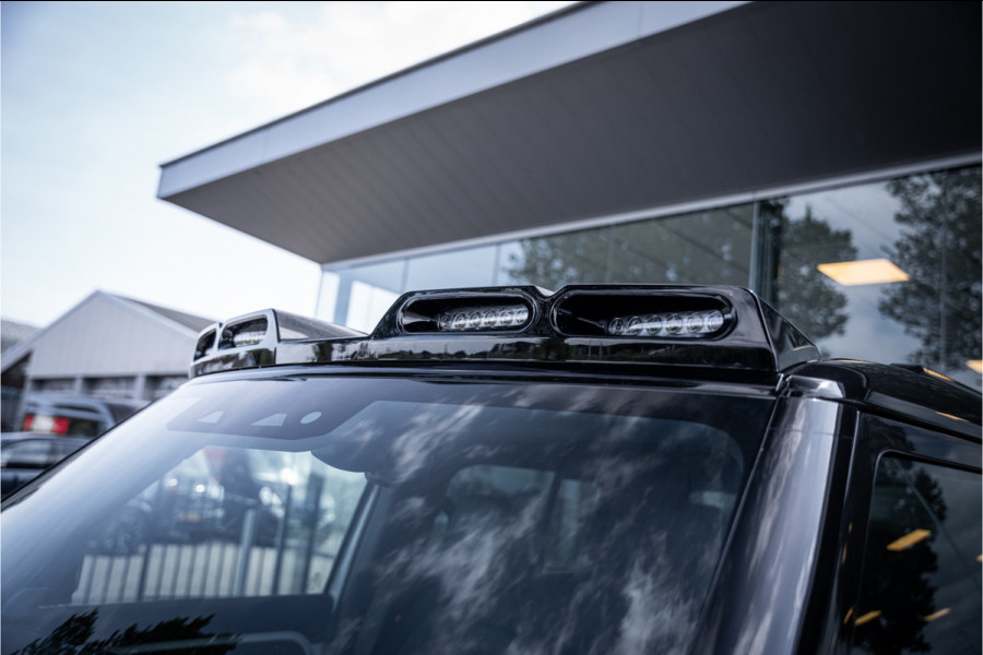 Land Rover Defender 130 3.0 P400 130 X-Dynamic SE 8-p ** Panodak ** Trekhaak ** Meridian ** Treeplanken ** URBAN ** Memory ** 23 inch ** Ventilatie