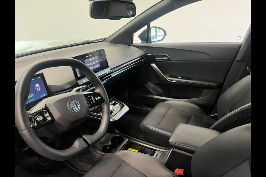 MG Mg4 electric Luxury 64 kWh SOH 95,5% Navigatie Apple Carplay Android Auto Camera Parkeerhulp Adaptive Cruise Control Stoel- en stuurverwarming Climate Control Lichtmetalen velgen