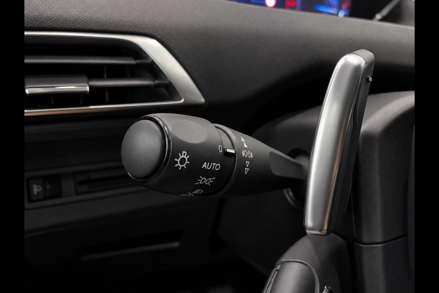 Peugeot 3008 1.2 PureTech Active Business Navigatie Apple Carplay Android Auto Parkeerhulp Cruise Control Stoelverwarming Virtual Cockpit Climate Control Lichtmetalen velgen