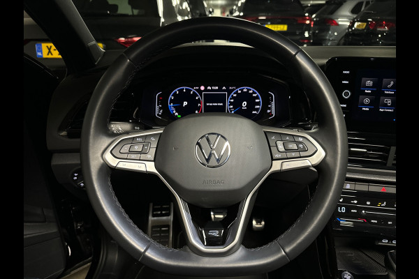 Volkswagen T-Roc 1.5 TSI R-Line Pano|IQ|Keyles|CarPlay|Sfeer