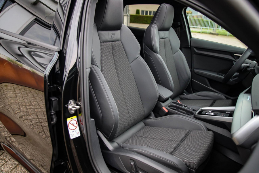 Audi A3 Sportback 40 TFSI e PHEV S Edition S-line 204pk S-Tronic! 1e|DLR|Panoramadak|Virtual Cockpit|Kuipstoelen|LED Matrix|Black