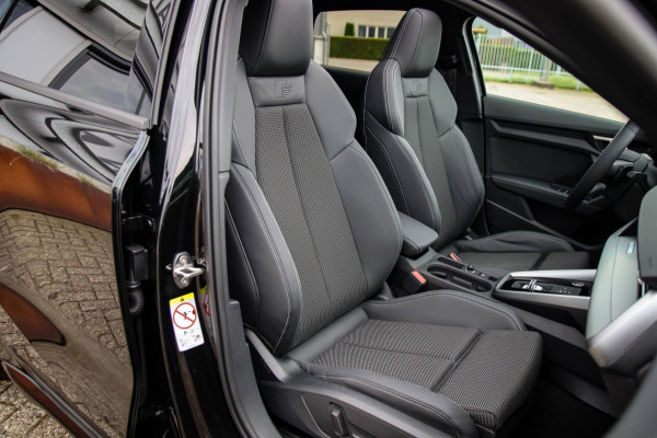 Audi A3 Sportback 40 TFSI e PHEV S Edition S-line 204pk S-Tronic! 1e|DLR|Panoramadak|Virtual Cockpit|Kuipstoelen|LED Matrix|Black