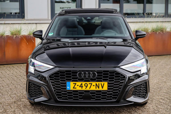 Audi A3 Sportback 40 TFSI e PHEV S Edition S-line 204pk S-Tronic! 1e|DLR|Panoramadak|Virtual Cockpit|Kuipstoelen|LED Matrix|Black