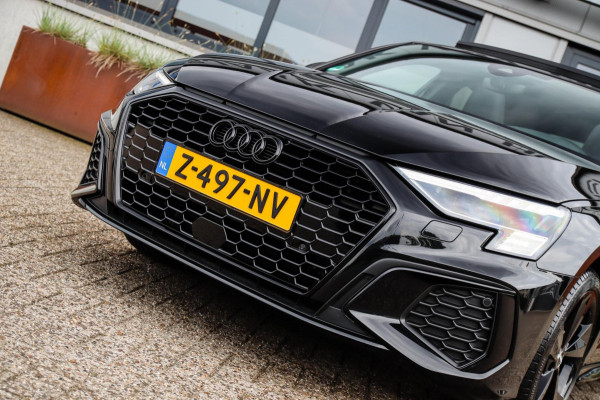 Audi A3 Sportback 40 TFSI e PHEV S Edition S-line 204pk S-Tronic! 1e|DLR|Panoramadak|Virtual Cockpit|Kuipstoelen|LED Matrix|Black