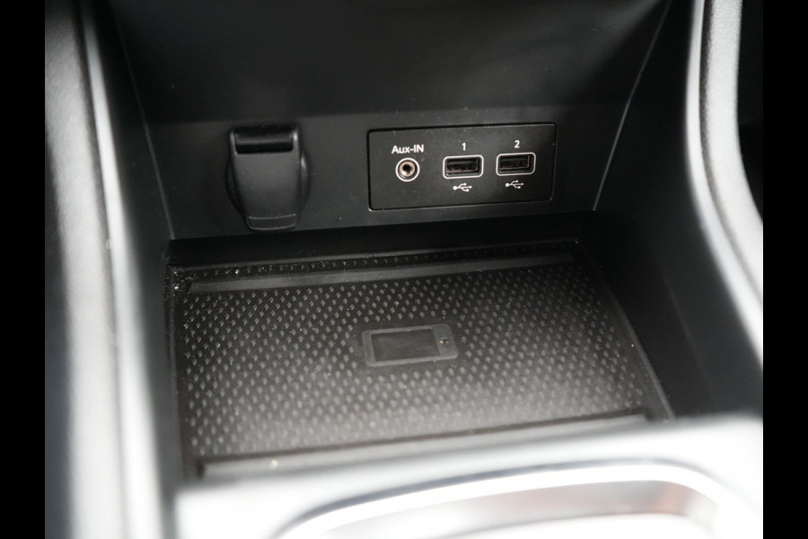 Renault Captur 1.6 E-Tech PHEV Intens 160pk | Camera | Apple Carplay | Cruise Control | Keyless | Sportstoelen Verwarmd | Virtual | Navigatie | DAB | 18"L.M | | Plug In Hybrid |