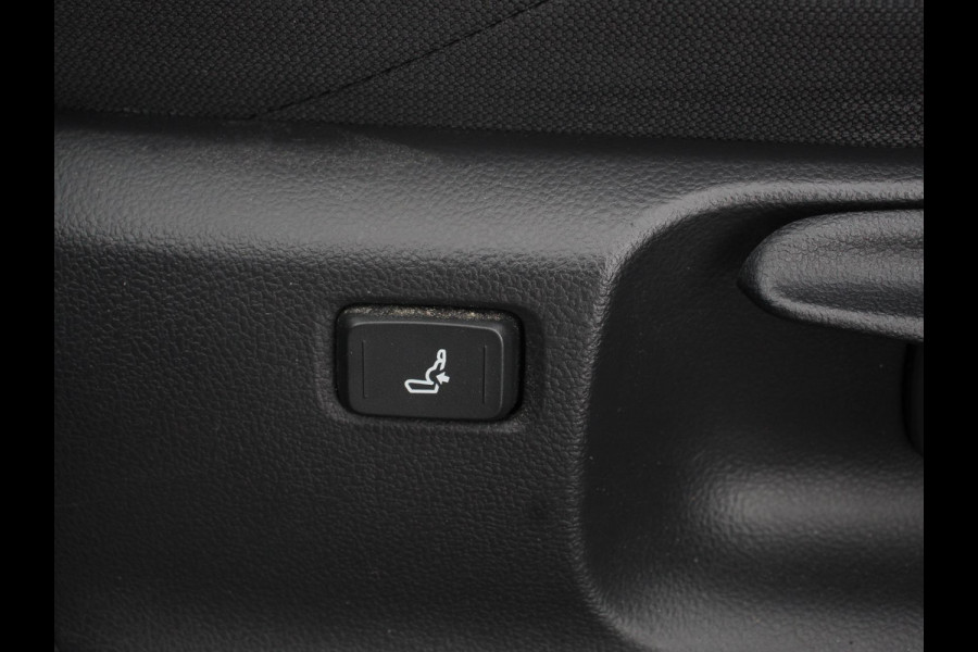 Toyota Corolla Cross Hybrid 200 Style Automaat Climate control Adaptieve cruise control Led Camera Verwarmde voorstoelen Keyless Trekhaak Stuurverwarming Apple Carplay/ Android Auto