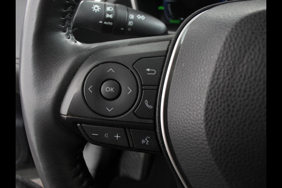 Toyota Corolla Cross Hybrid 200 Style Automaat Climate control Adaptieve cruise control Led Camera Verwarmde voorstoelen Keyless Trekhaak Stuurverwarming Apple Carplay/ Android Auto