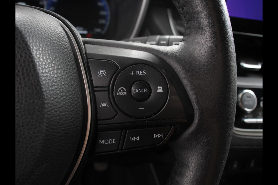 Toyota Corolla Cross Hybrid 200 Style Automaat Climate control Adaptieve cruise control Led Camera Verwarmde voorstoelen Keyless Trekhaak Stuurverwarming Apple Carplay/ Android Auto
