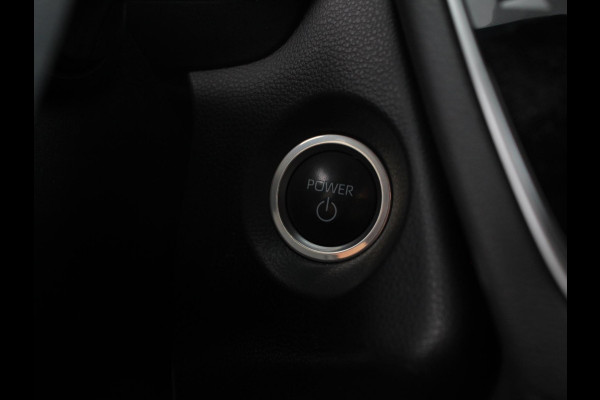 Toyota Corolla Cross Hybrid 200 Style Automaat Climate control Adaptieve cruise control Led Camera Verwarmde voorstoelen Keyless Trekhaak Stuurverwarming Apple Carplay/ Android Auto