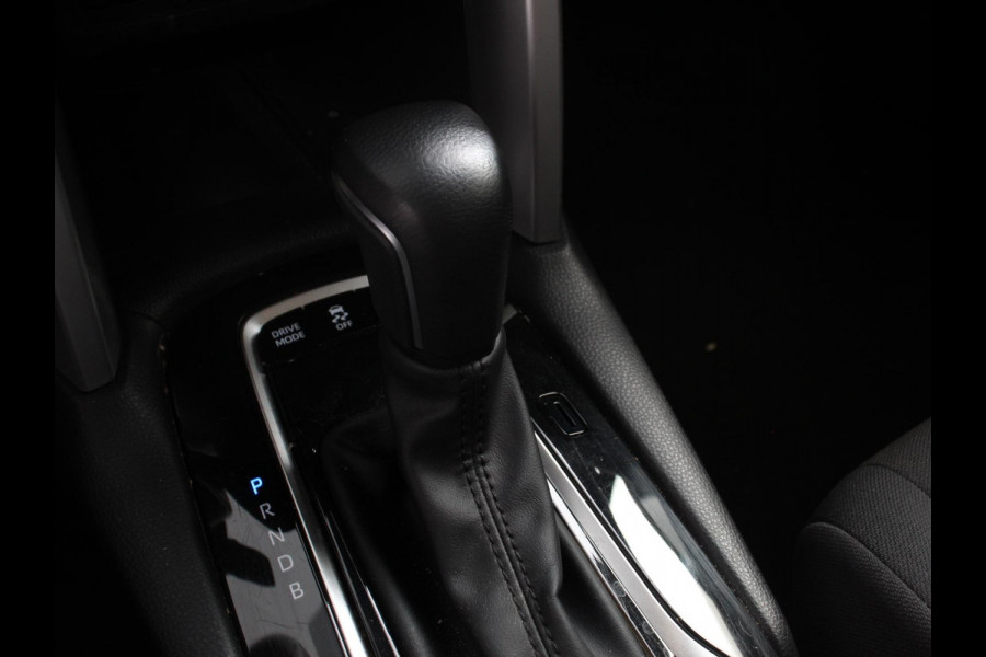 Toyota Corolla Cross Hybrid 200 Style Automaat Climate control Adaptieve cruise control Led Camera Verwarmde voorstoelen Keyless Trekhaak Stuurverwarming Apple Carplay/ Android Auto
