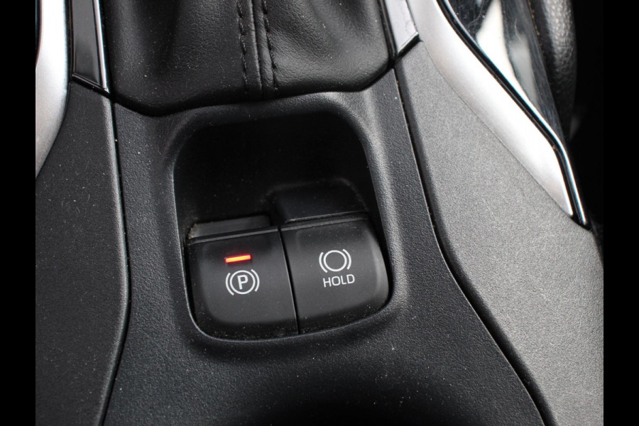 Toyota Corolla Cross Hybrid 200 Style Automaat Climate control Adaptieve cruise control Led Camera Verwarmde voorstoelen Keyless Trekhaak Stuurverwarming Apple Carplay/ Android Auto