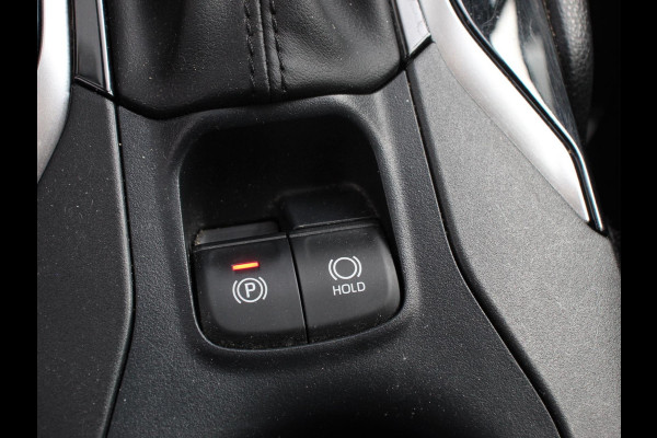 Toyota Corolla Cross Hybrid 200 Style Automaat Climate control Adaptieve cruise control Led Camera Verwarmde voorstoelen Keyless Trekhaak Stuurverwarming Apple Carplay/ Android Auto