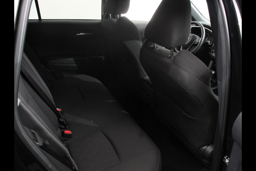 Toyota Corolla Cross Hybrid 200 Style Automaat Climate control Adaptieve cruise control Led Camera Verwarmde voorstoelen Keyless Trekhaak Stuurverwarming Apple Carplay/ Android Auto