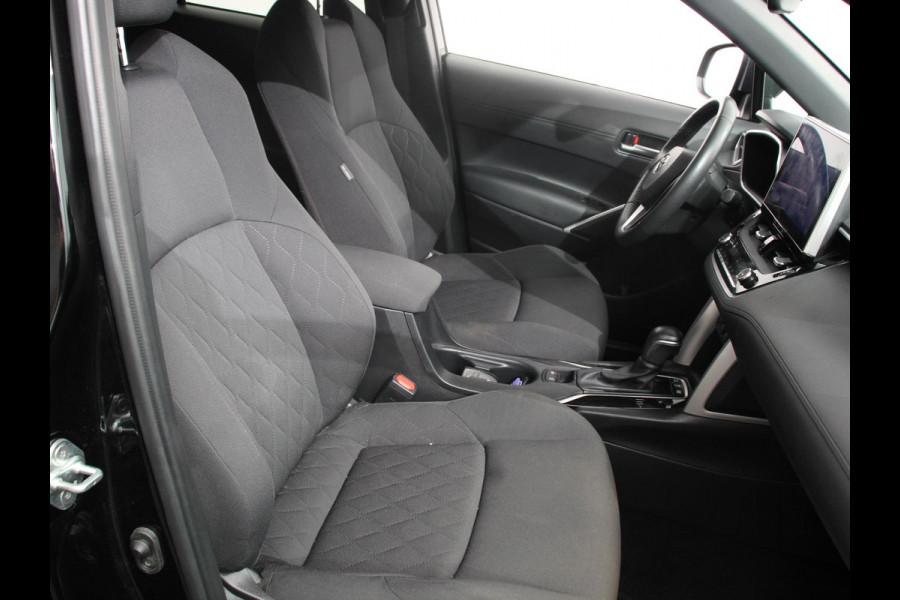Toyota Corolla Cross Hybrid 200 Style Automaat Climate control Adaptieve cruise control Led Camera Verwarmde voorstoelen Keyless Trekhaak Stuurverwarming Apple Carplay/ Android Auto