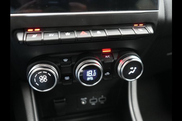 Renault Captur 1.6 E-Tech PHEV Intens 160pk | Camera | Apple Carplay | Cruise Control | Keyless | Sportstoelen Verwarmd | Virtual | Navigatie | DAB | 18"L.M | | Plug In Hybrid |